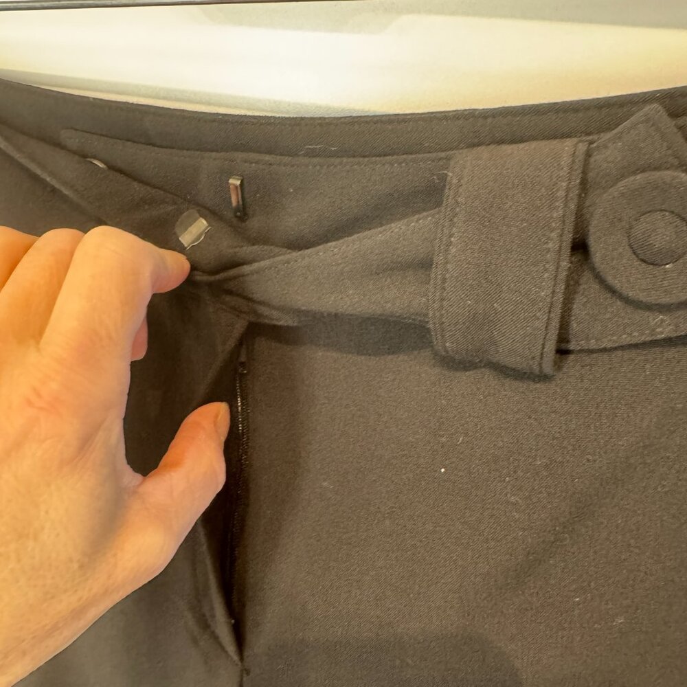 Larry Levine Black Crop Pants with Button Details - Picture 7 of 12